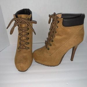 Women's boot heels shi by journeys size 9M